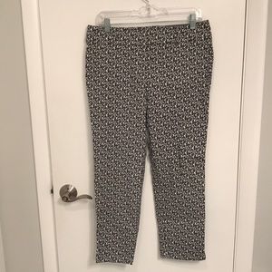 Ann Taylor signature cropped leg Size 6
